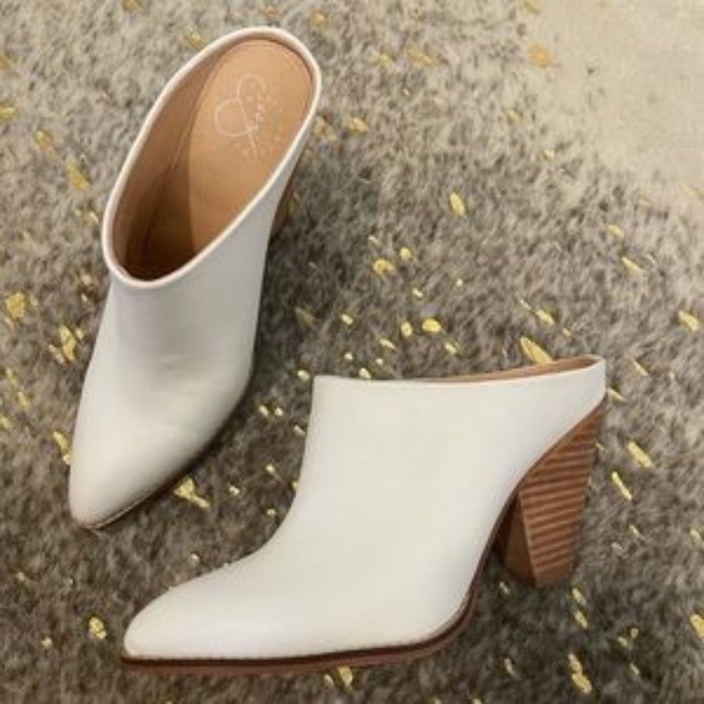 VICI Gentry Faux Leather Heeled White Mule